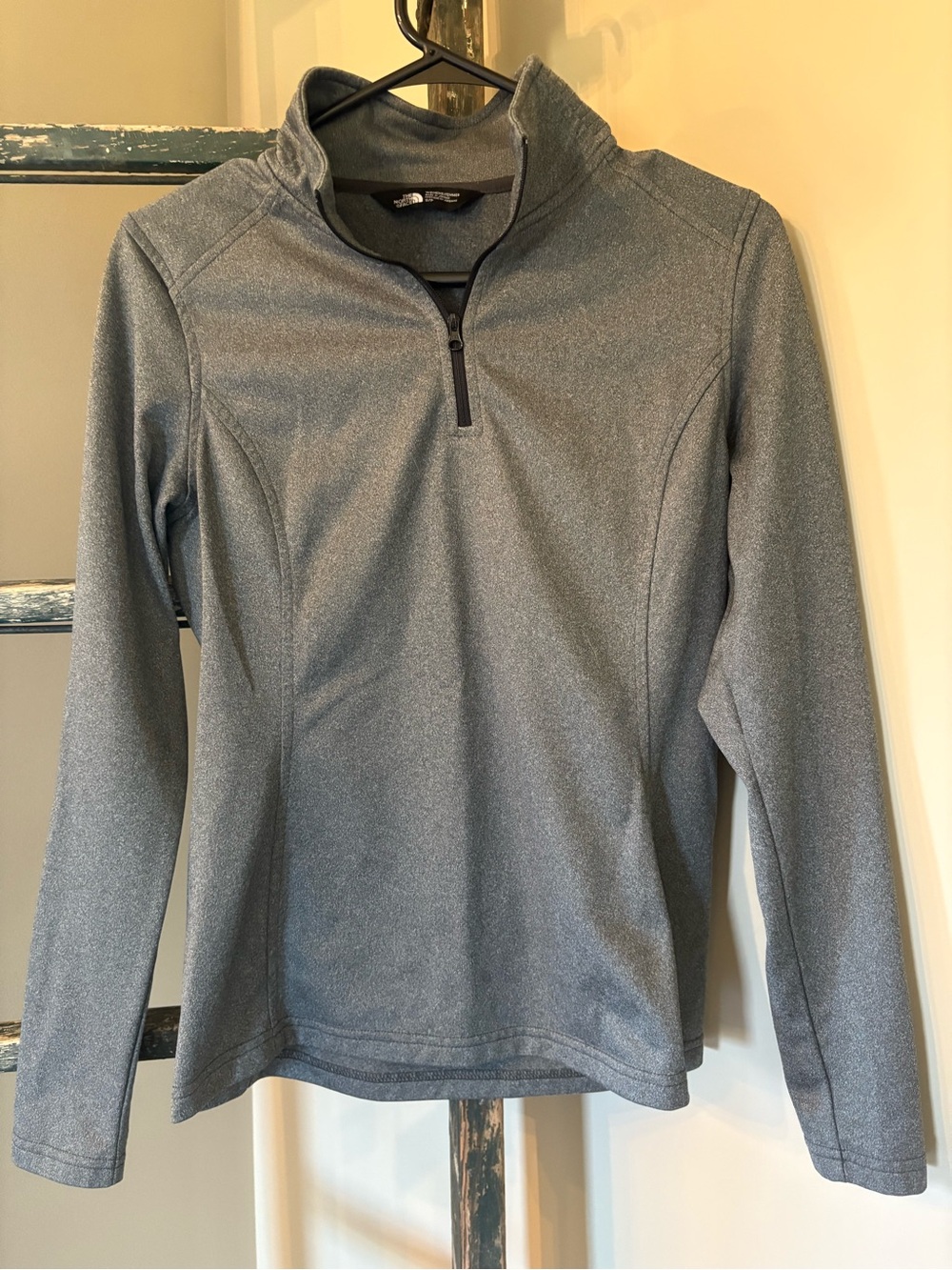 The North Face Women's Gray Heather Quarter-Zip Pullover